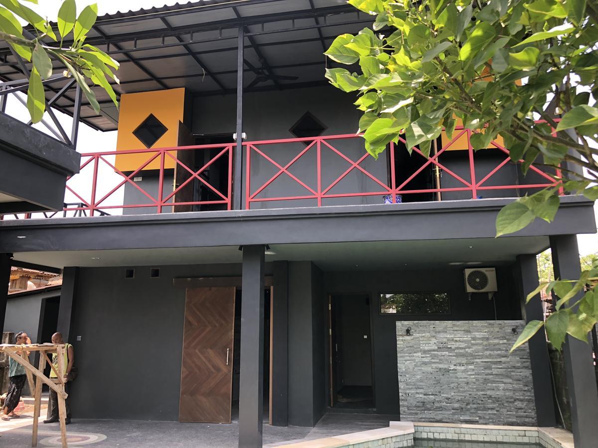 Hacco Capsule Hotel Ubud  Exterior photo